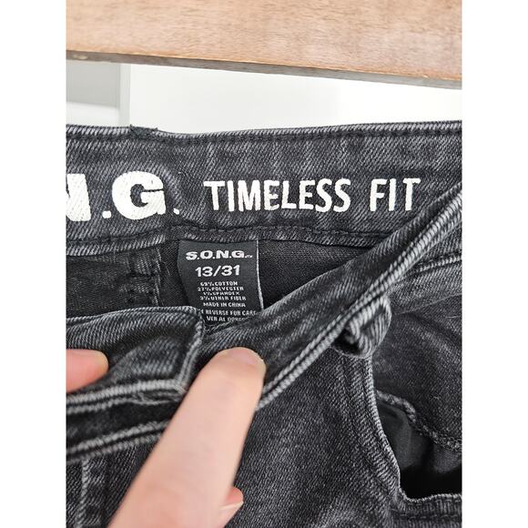 S.O.N.G. Womens Sz 31 Timeless Mom Jeans Black Distressed Straight Leg - Picture 3 of 4